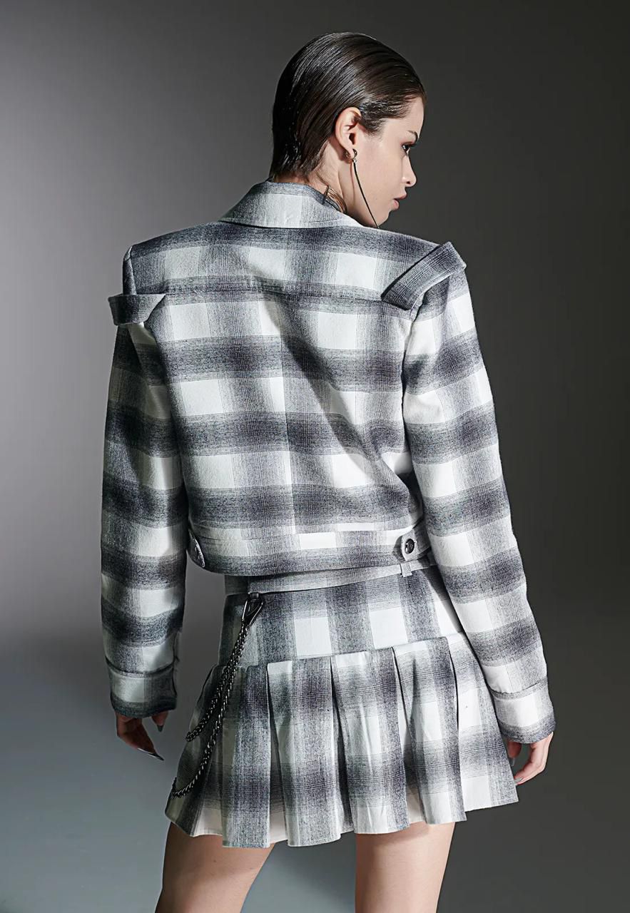 SAIA COM PREGAS CHESS PRETO COM BRANCO - CAOS