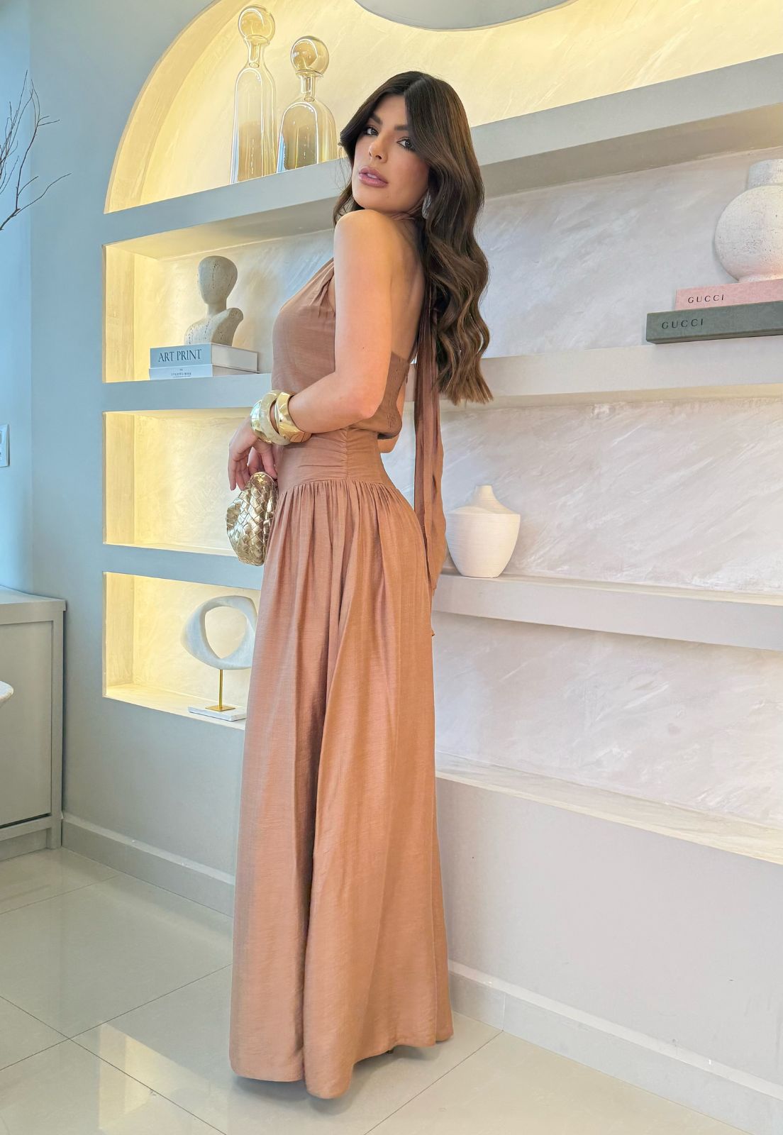 VESTIDO LONGO FRANZIDO ACOMPANHA SHORTS FORRO CARAMELO