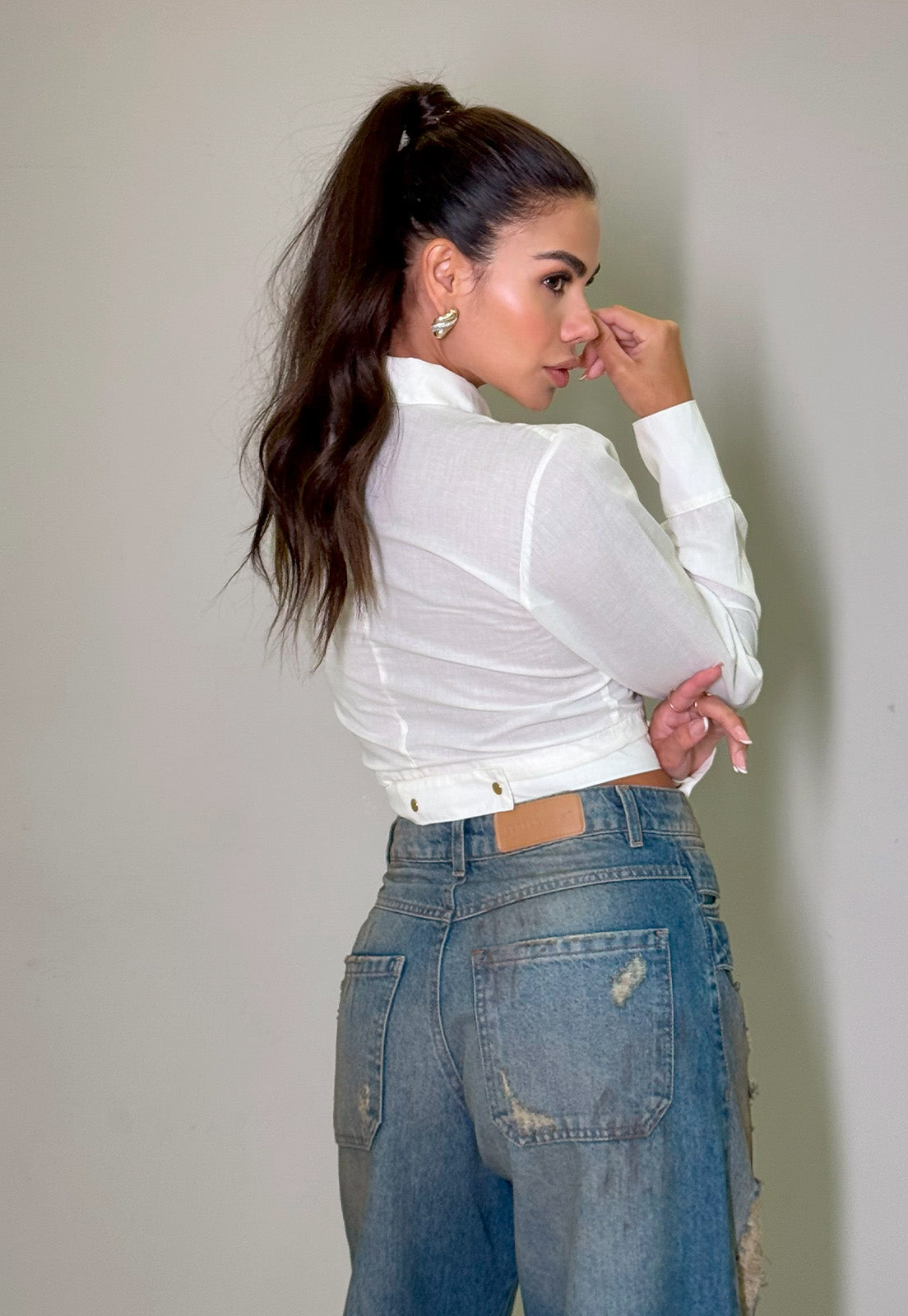 CAMISA CROPPED C/ GALÃO AMARELO