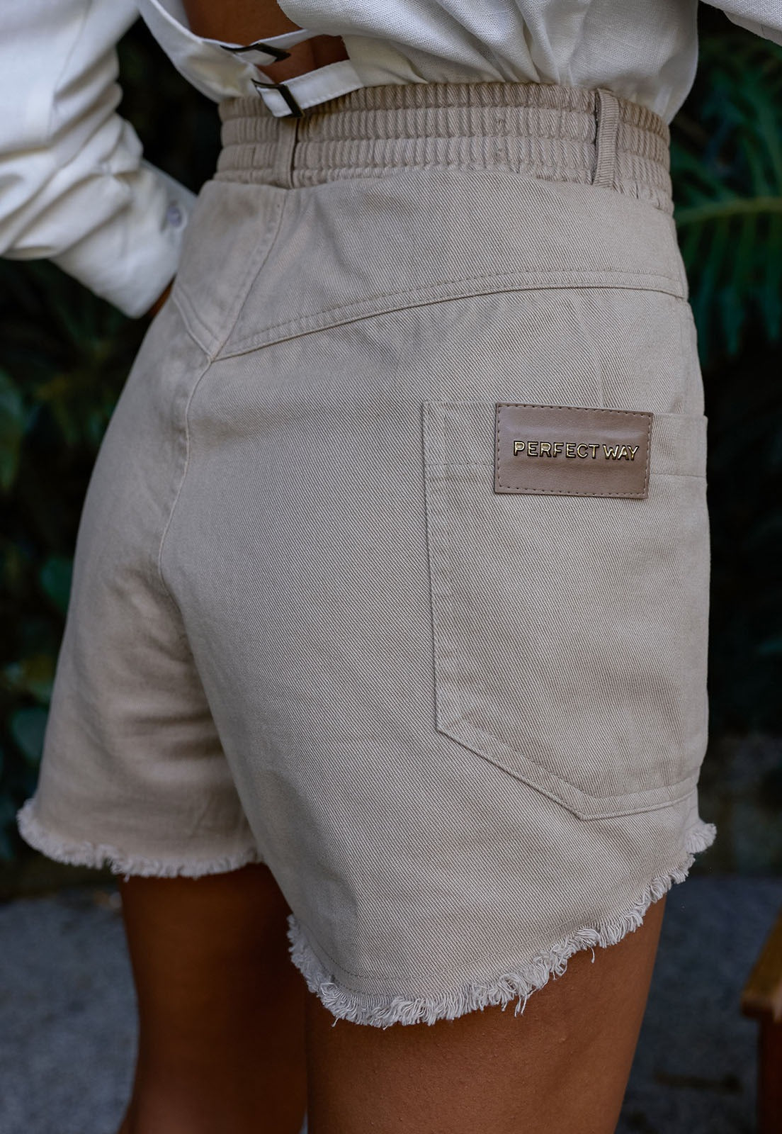 SHORTS FEMININO COM BOLSO FENDI