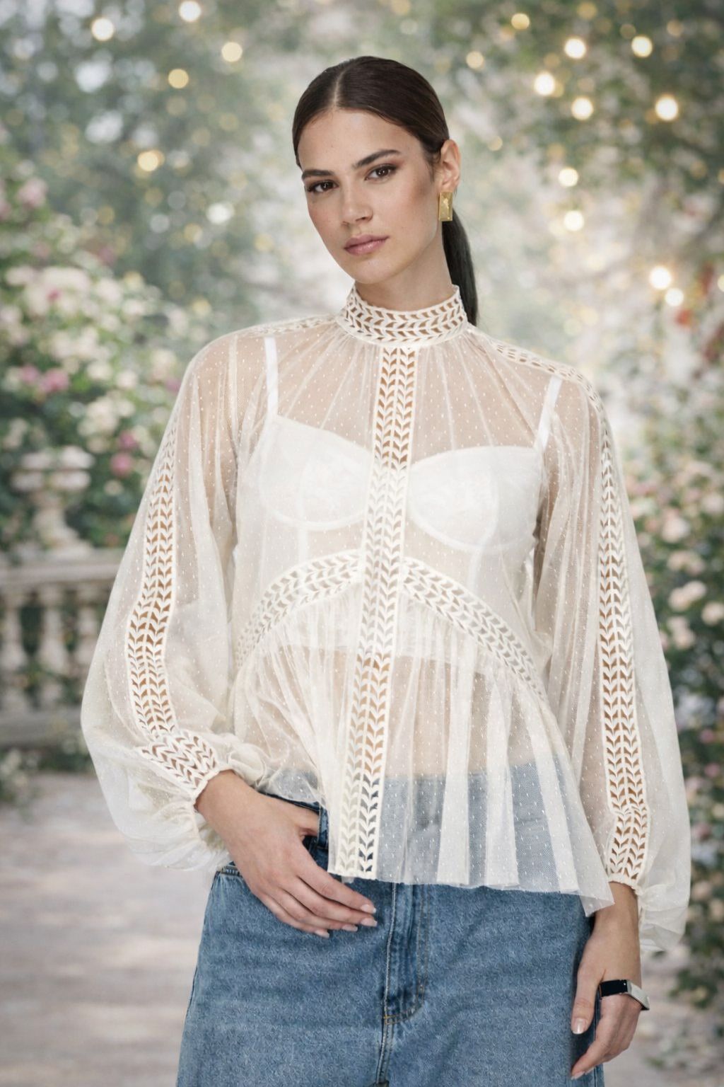 CONJUNTO BLUSA MANGA BUFANTE DE TULE POA E TOP DE RENDA OFF WHITE - CAOS