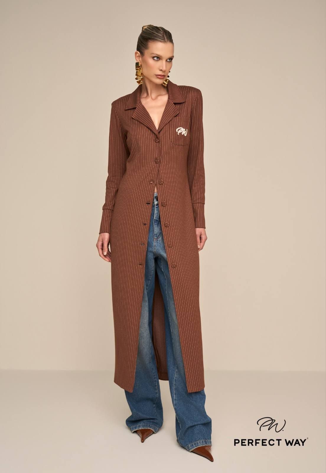 VESTIDO TRENCH COAT RISCA DE GIZ BORD INDUSTRIAL CACAU
