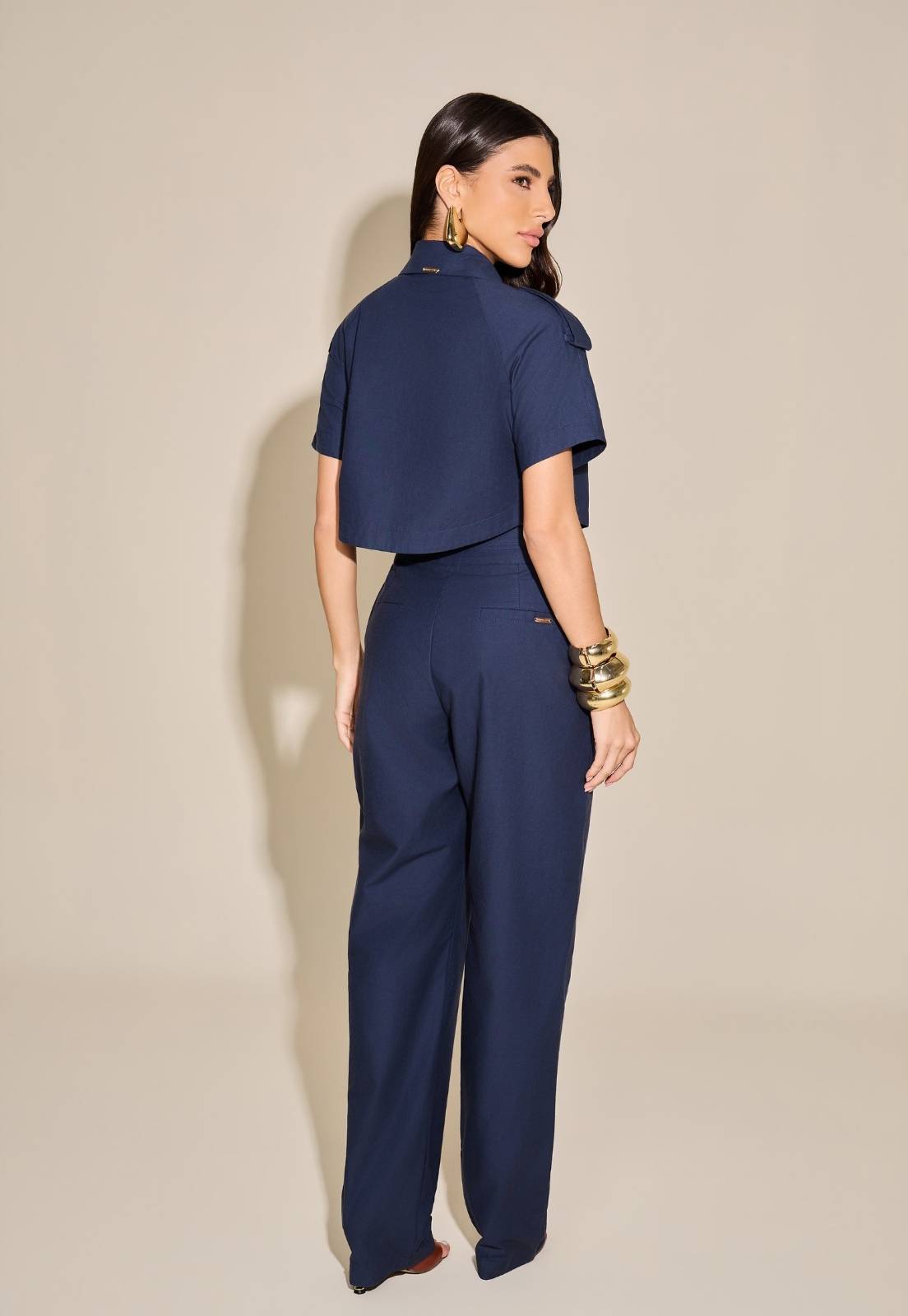 BLUSA CROPPED COM SOBREPOSIÇÕES FEMININO AZUL MARINHO
