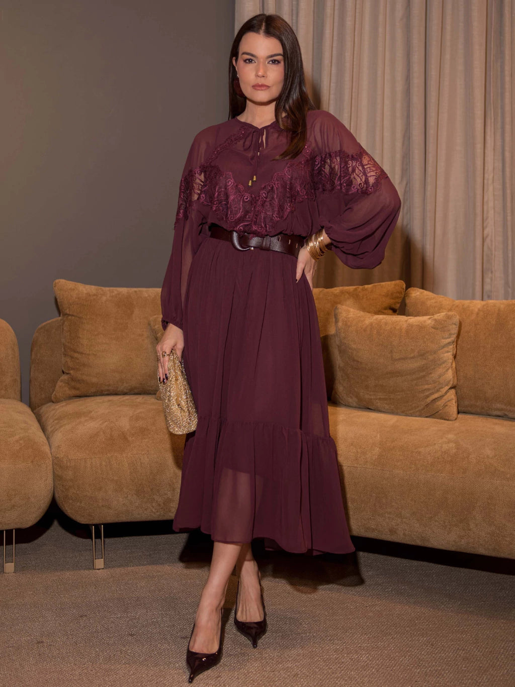 VESTIDO CHIFFON DETALHE RENDA CHANTILLY
