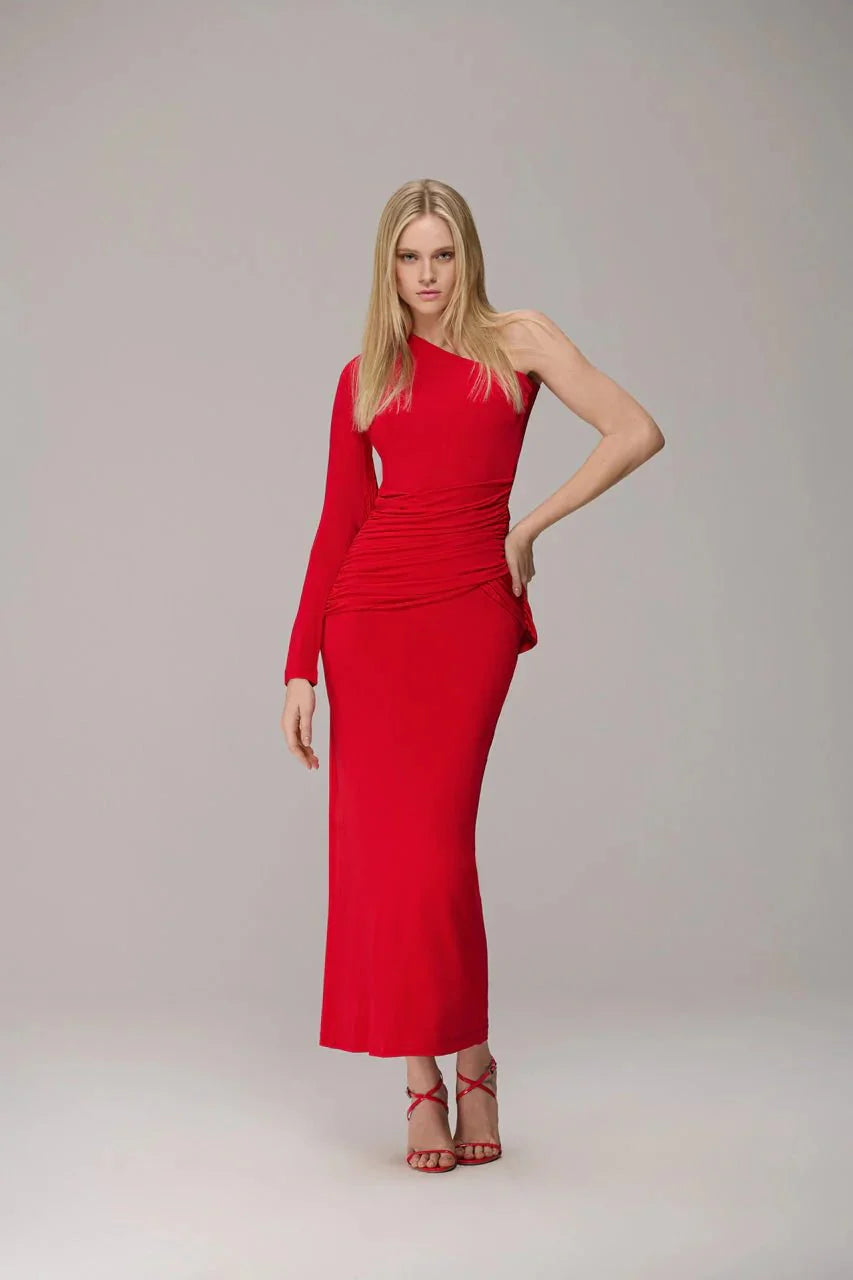 Vestido midi de um ombro com manga longa e costas vazada com faixa