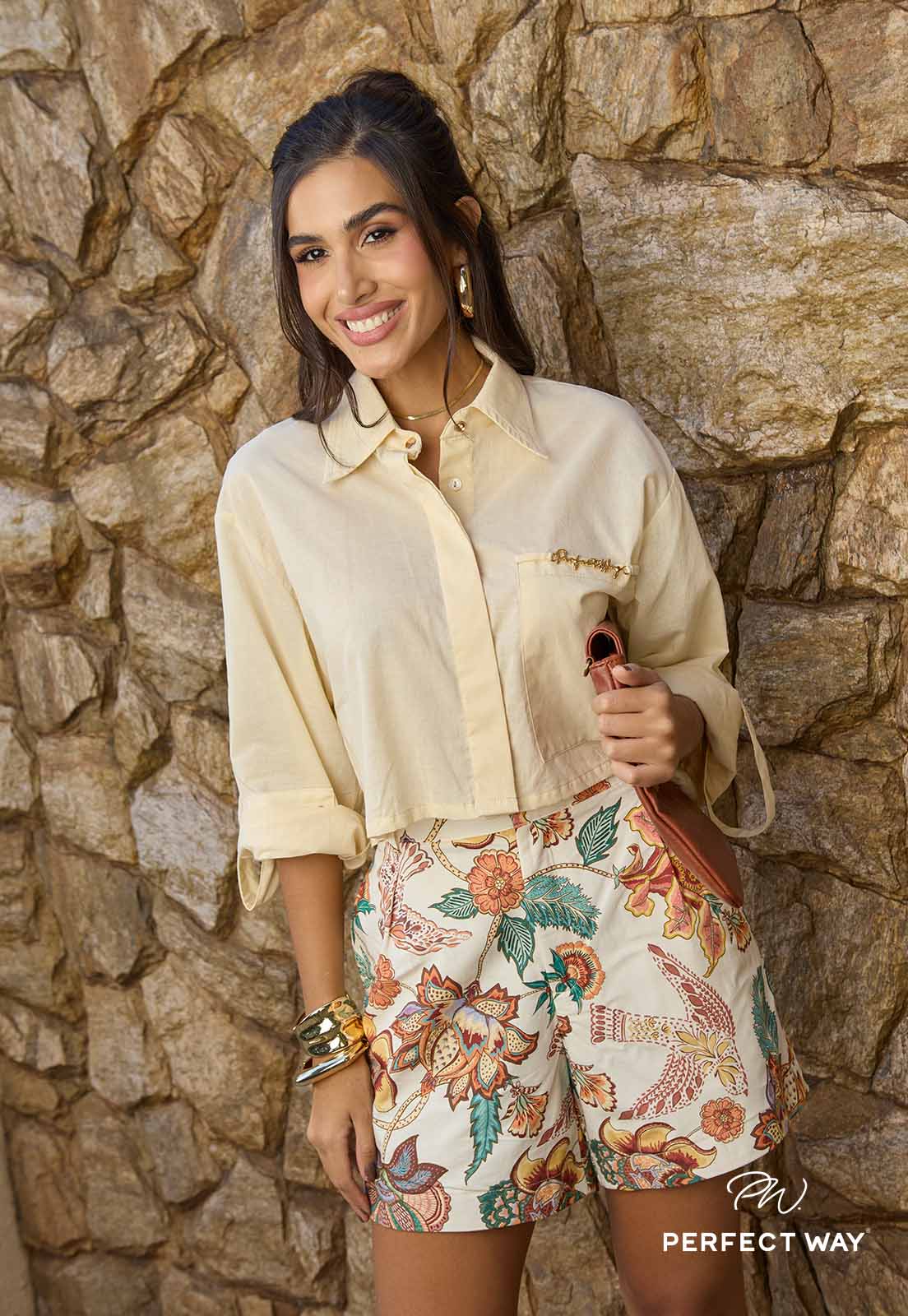 CAMISA CROPPED OVER FEMININA AMARELO MANTEIGA PERFECT WAY