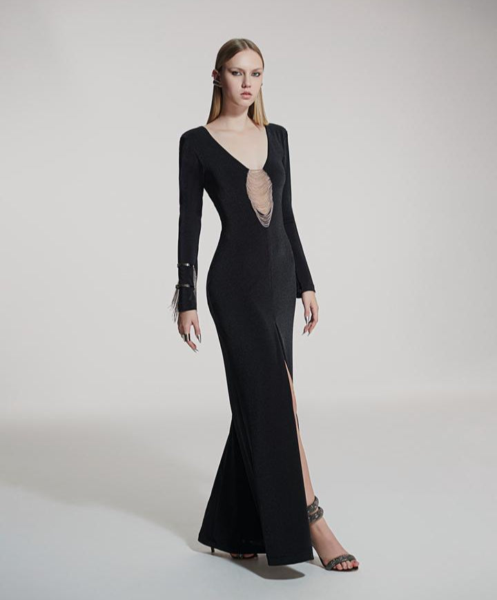 VESTIDO LONGO COM CORRENTES E FENDA - CAOS