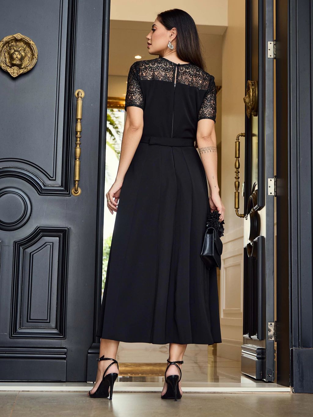 VESTIDO ALFAIATARIA DETALHE TULE BORDADO