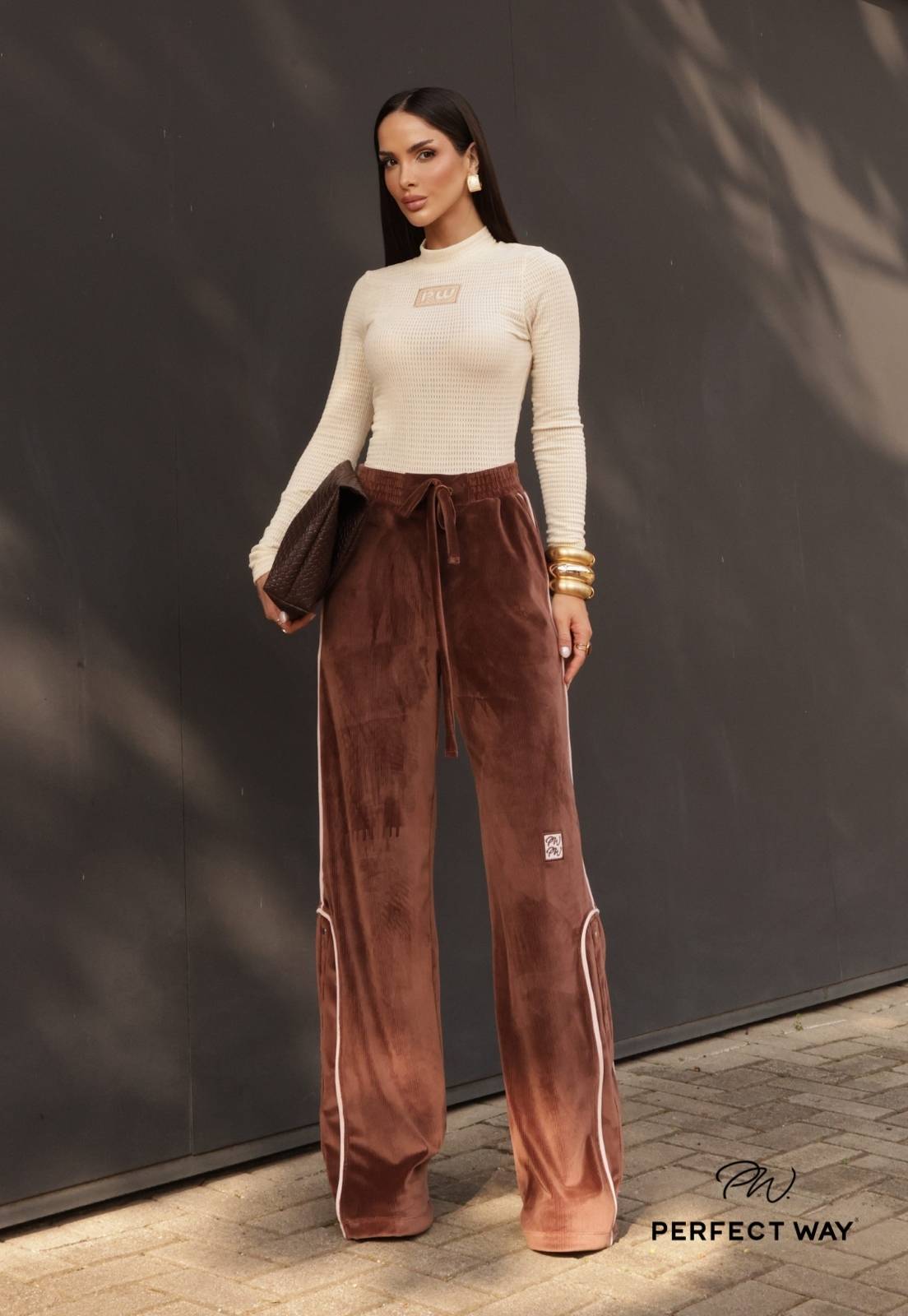 CALÇA BORD INDUSTRIAL C/ VIVO FEMININA CACAU C/ ROSA