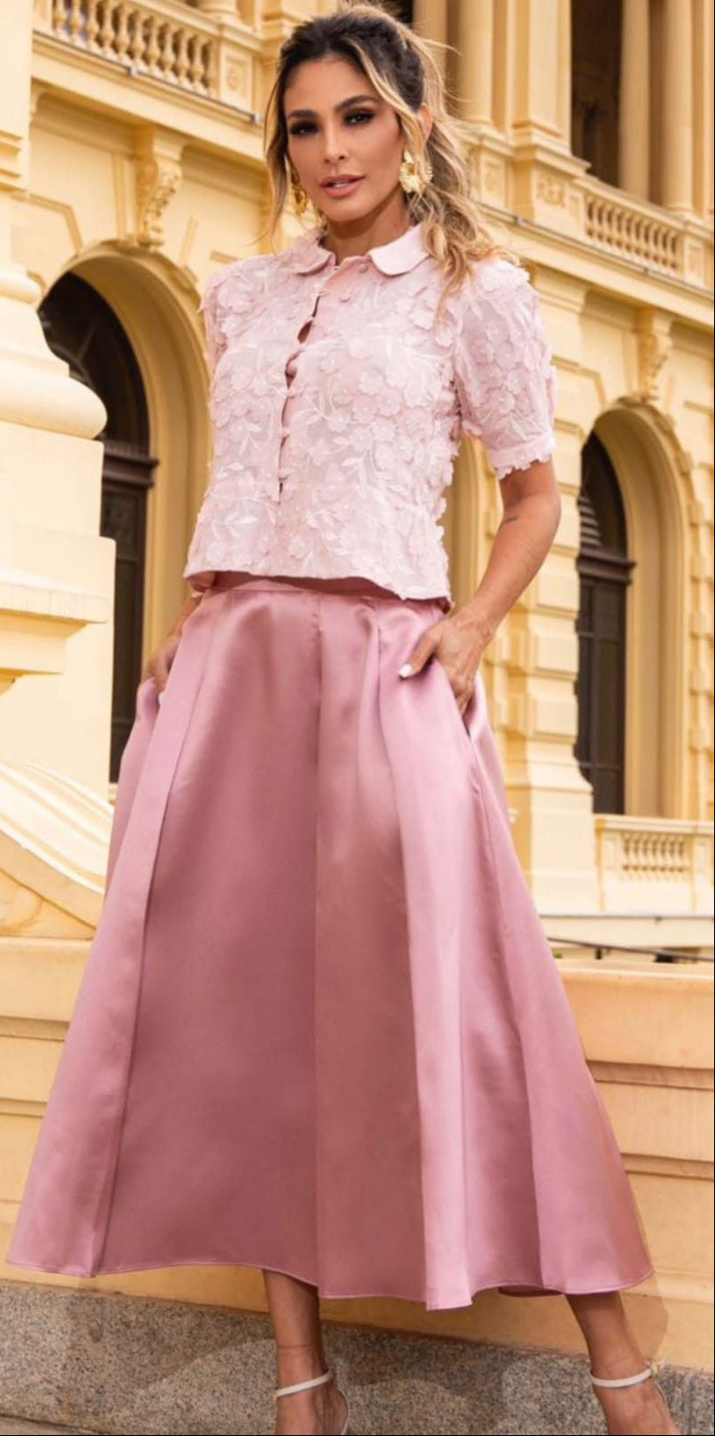 CAMISA CHIFFON COM APLICAÇÕES DE FLORES - LUZZIA FAZZOLLI