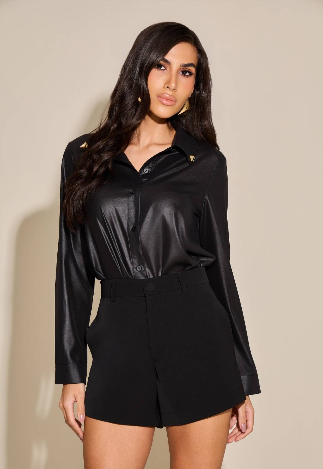 CAMISA LISA EM COURO SINTÉTICO (PU) PRETO