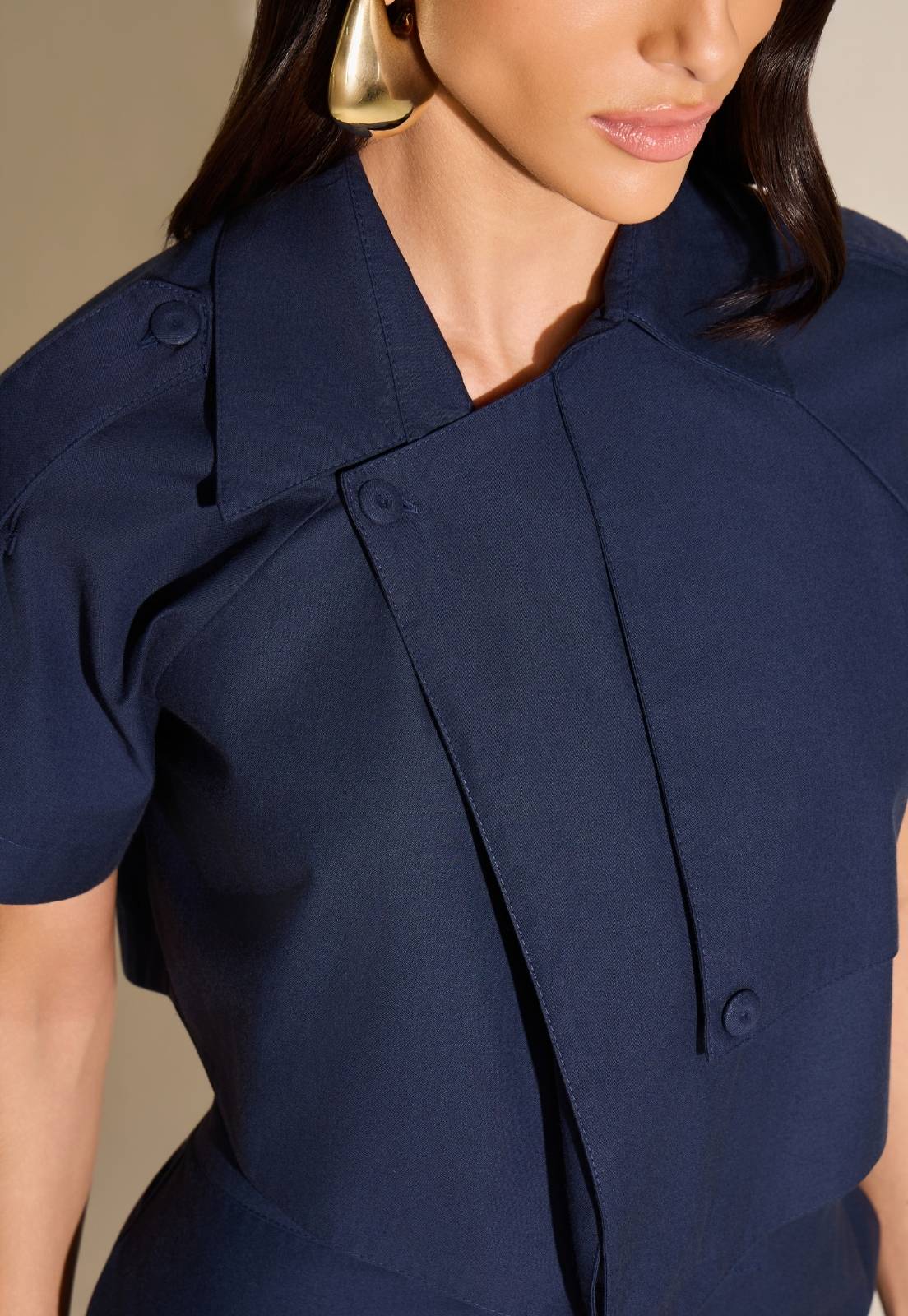 BLUSA CROPPED COM SOBREPOSIÇÕES FEMININO AZUL MARINHO