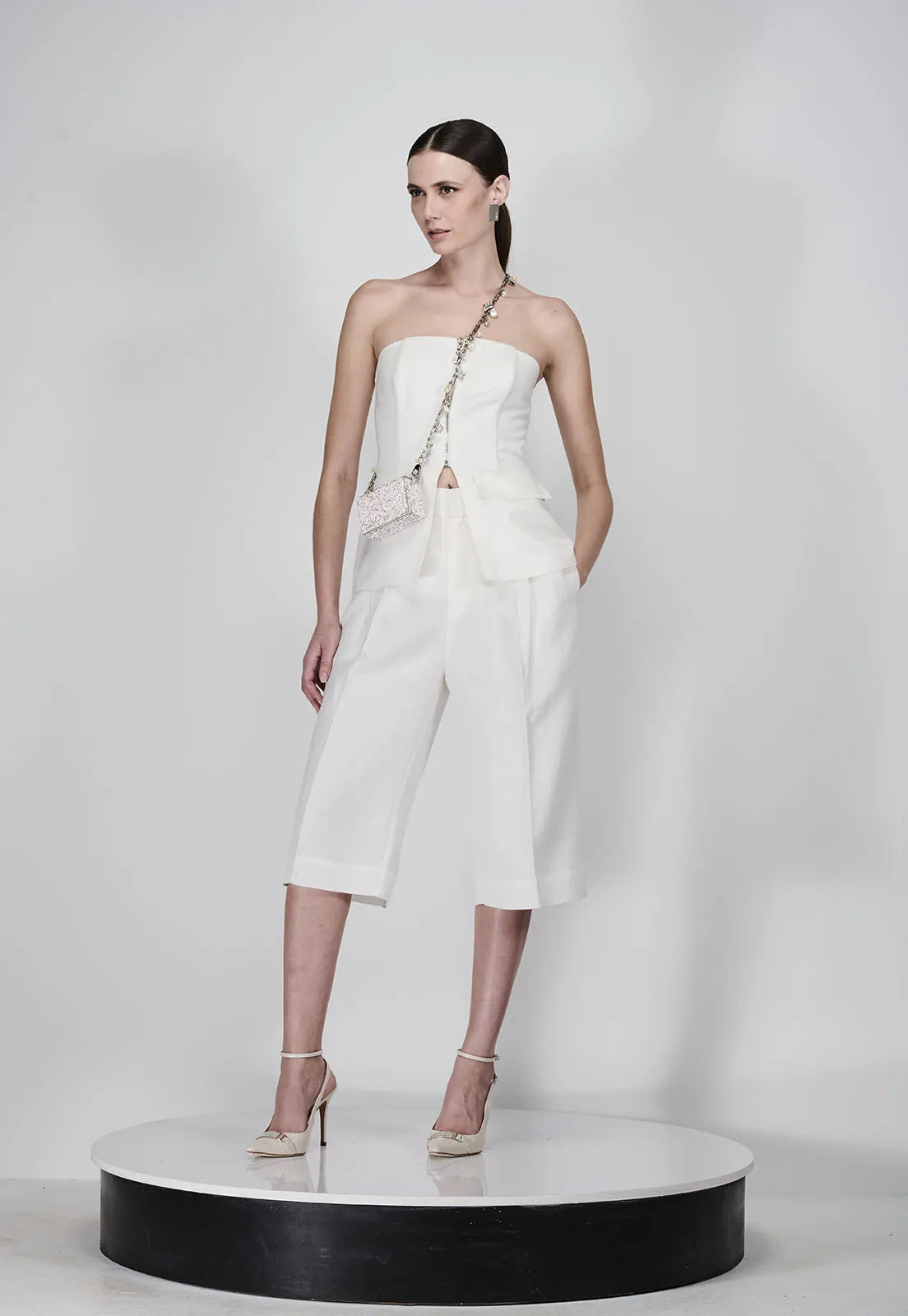 BERMUDA ALFAIATARIA OFF WHITE - CAOS