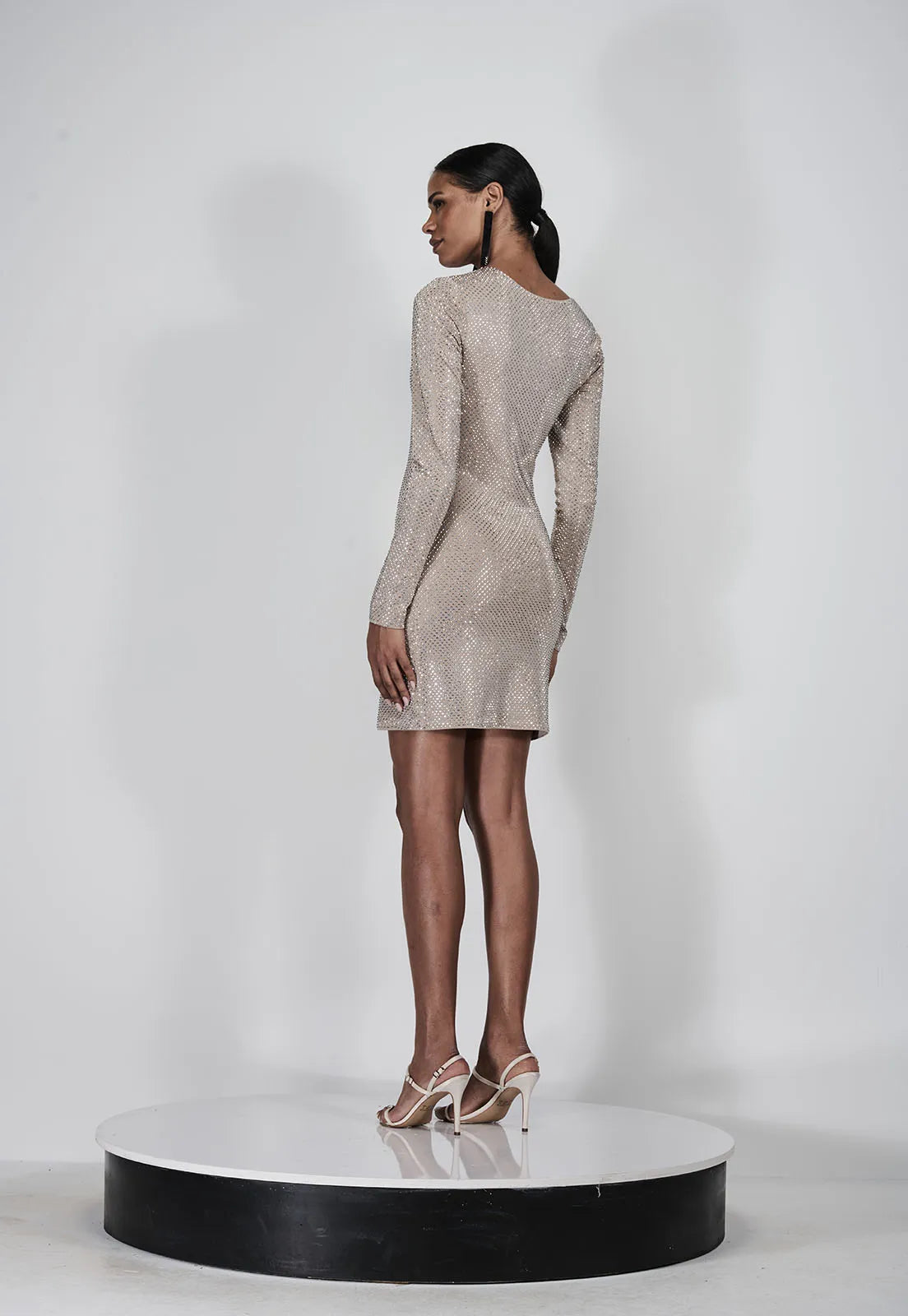 VESTIDO CURTO CUT OUT COM TRANSFER - CAOS