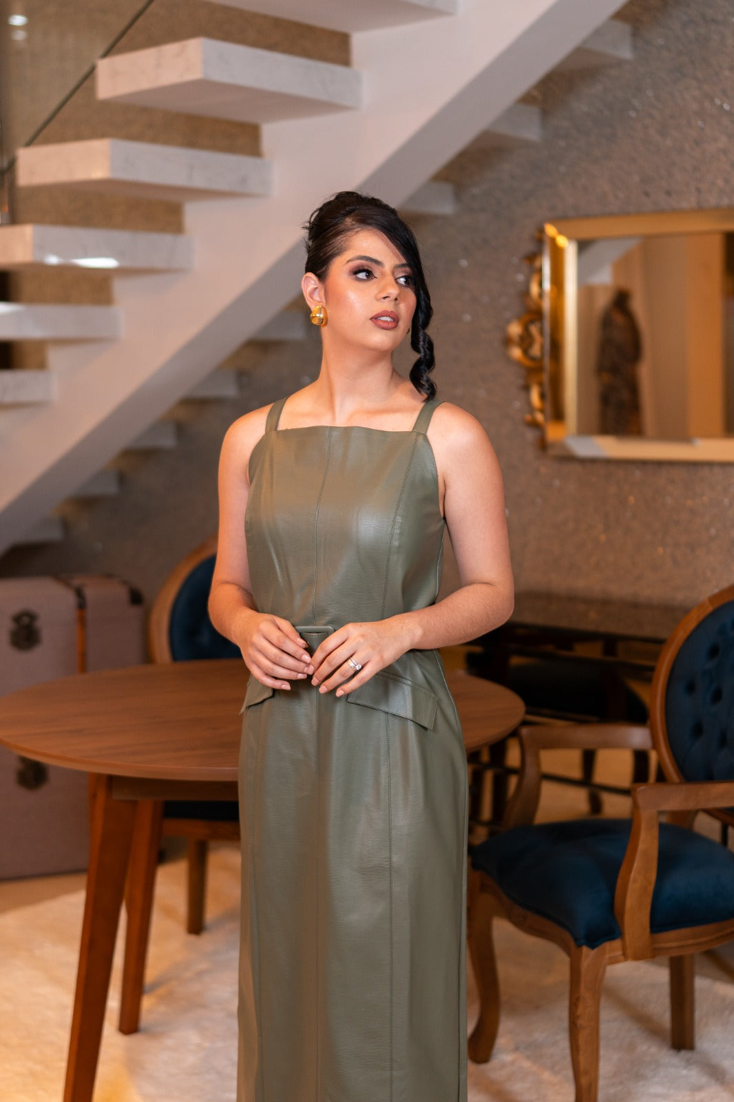 VESTIDO MIDI COURO FAKE - UAU MAISON