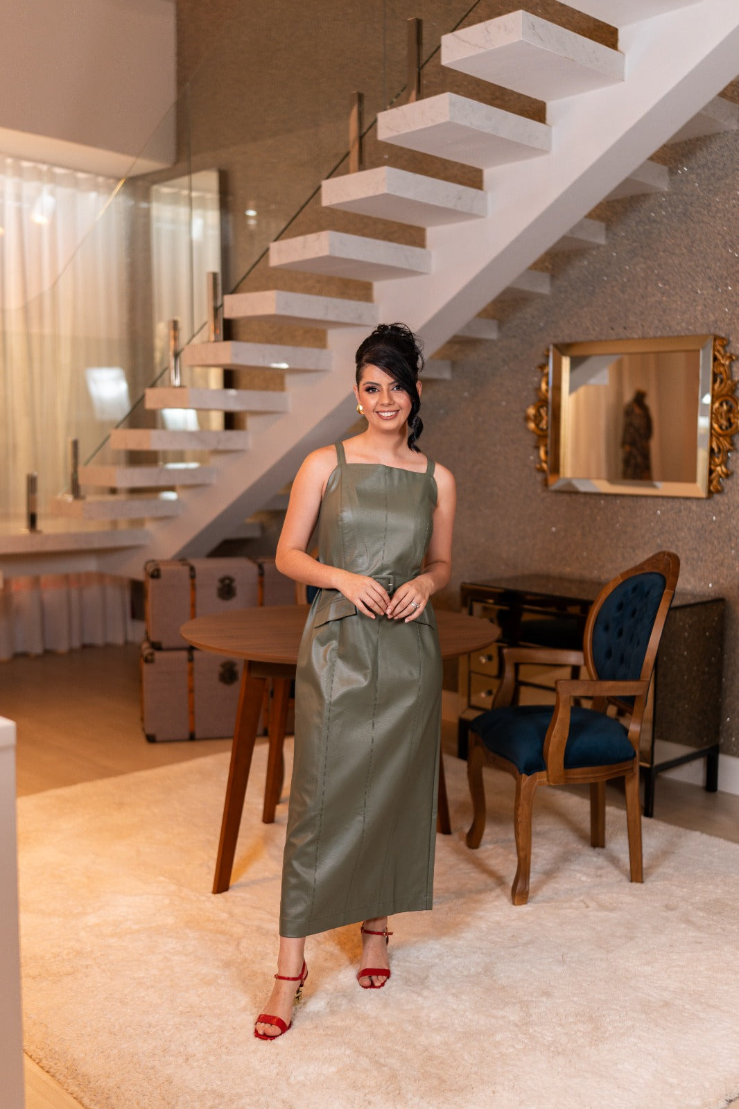 VESTIDO MIDI COURO FAKE - UAU MAISON