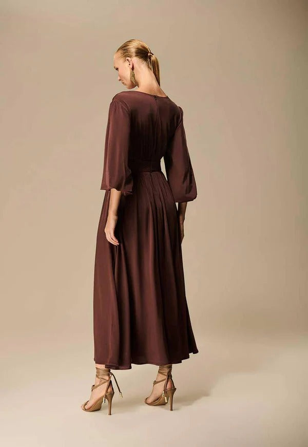 Vestido decote v pala prene