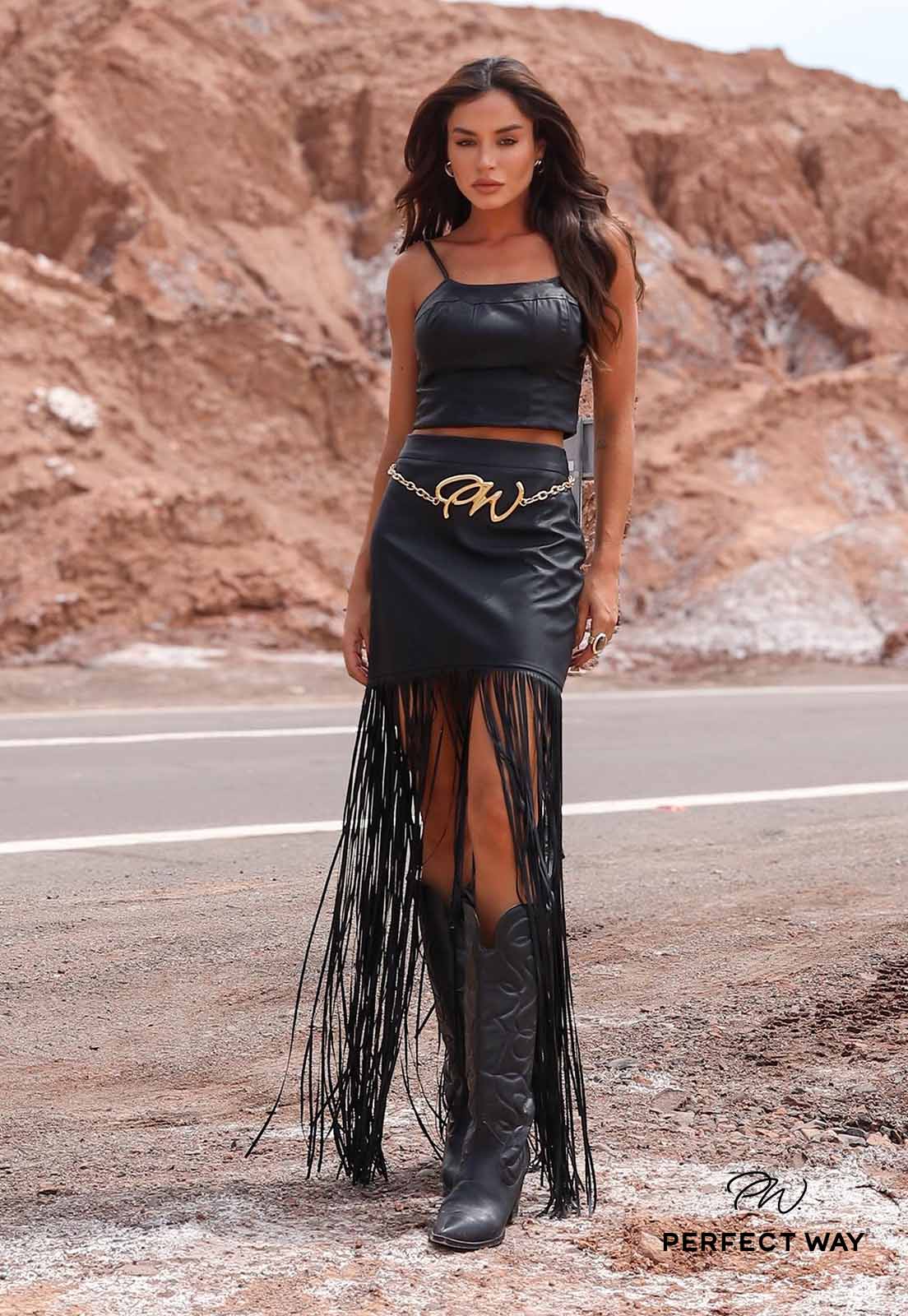 CONJUNTO FEMININO CROPPED + SAIA COM FRANJA COURO PRETO - PERFECT WAY