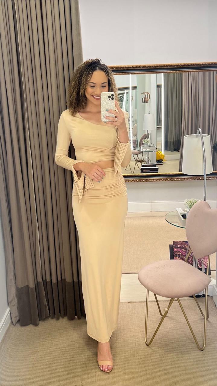 VESTIDO LONGO + MANGA FLARE COM BRILHO - CAOS