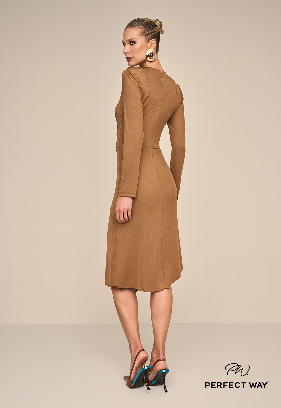 VESTIDO MIDI COM RECORTES FEMININO