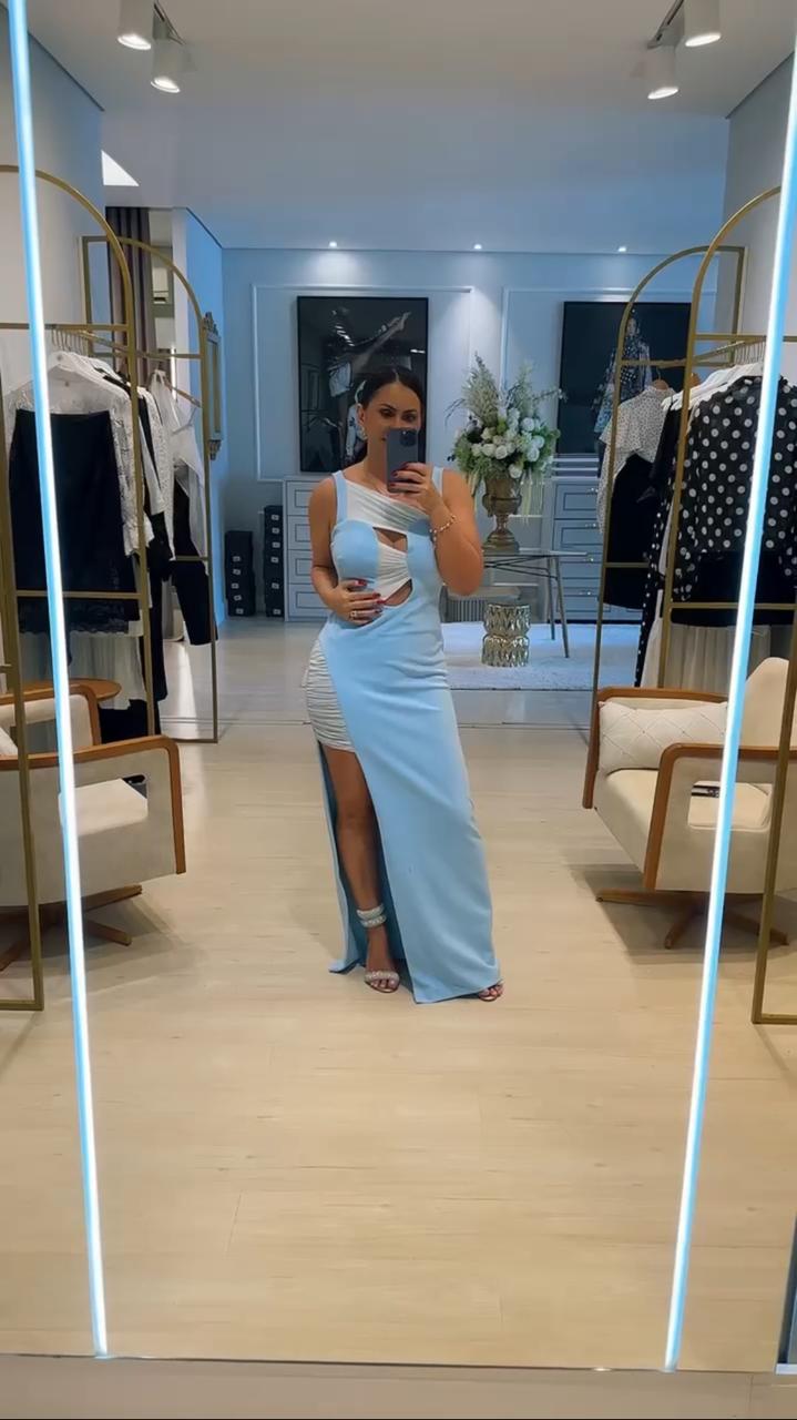 VESTIDO LONGO COM RECORTES + FENDA - CAOS