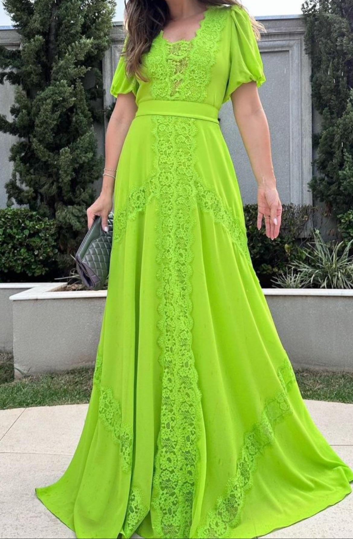 VESTIDO LONGO COM DETALHES EM RENDA + MANGA BUFANTE - LUZIA FAZZOLLI