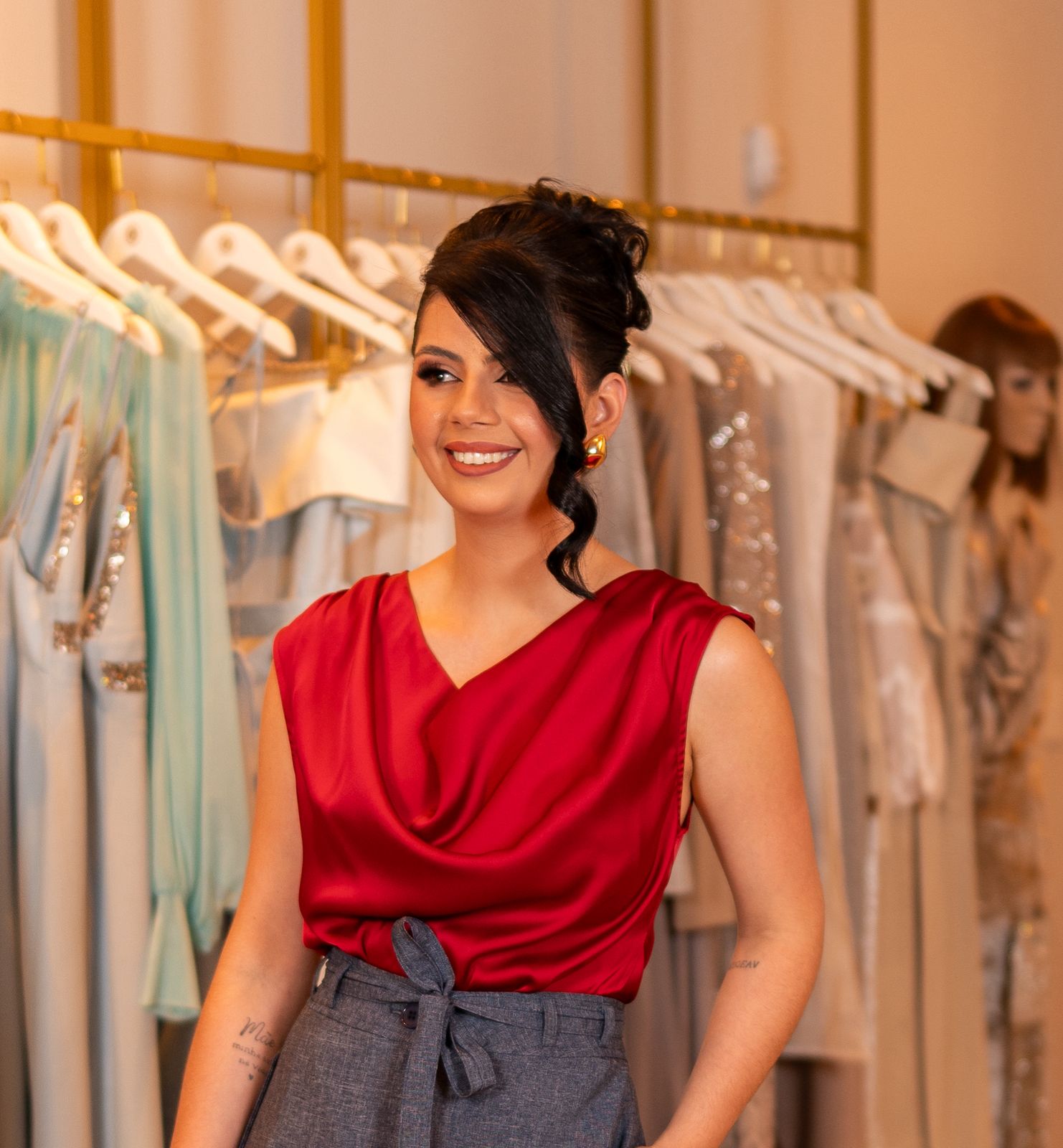 BLUSA OMBROS E ABERTURA LATERAL