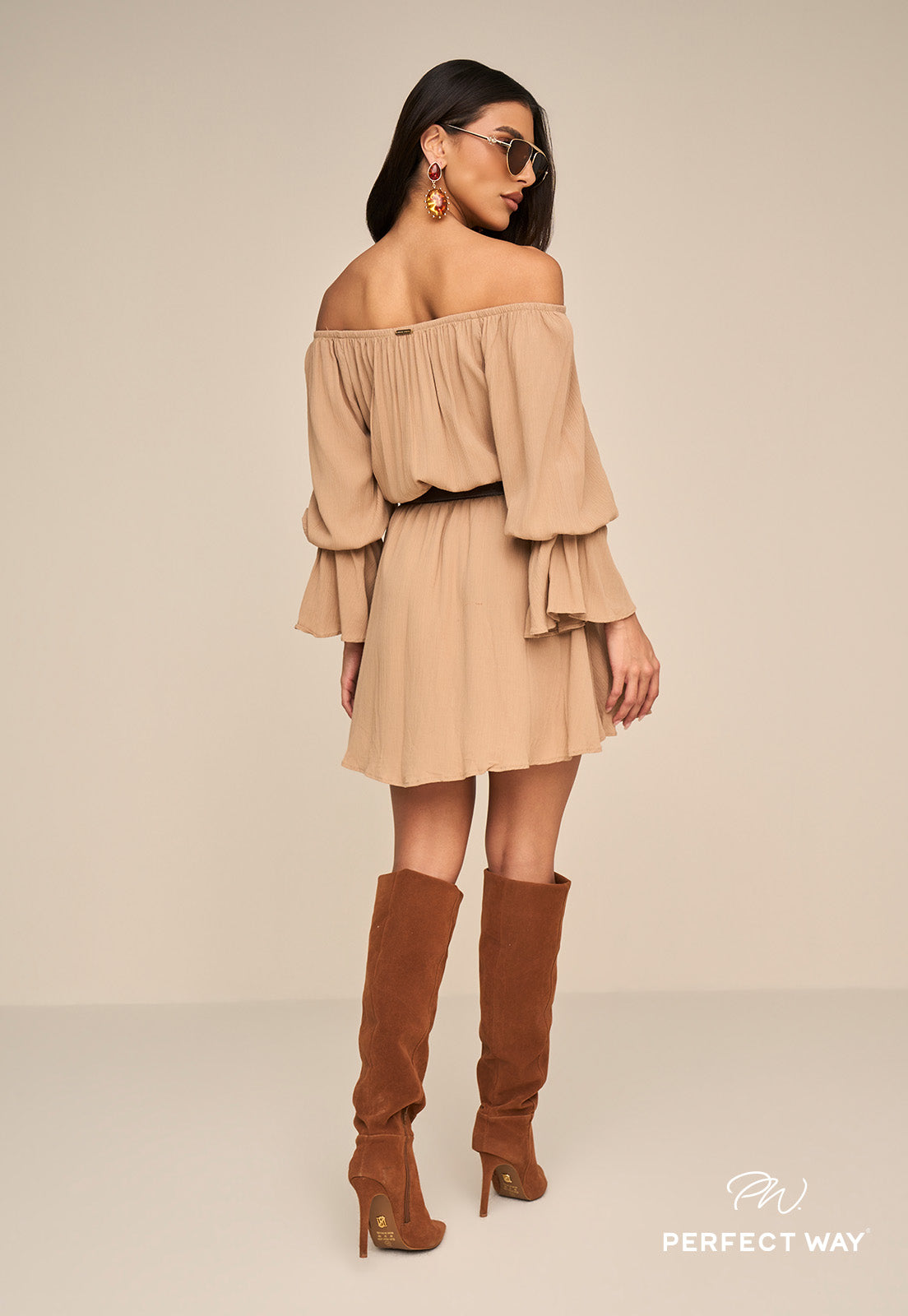 VESTIDO DECOTE OMBRO A OMBRO FEMININO doce de leite