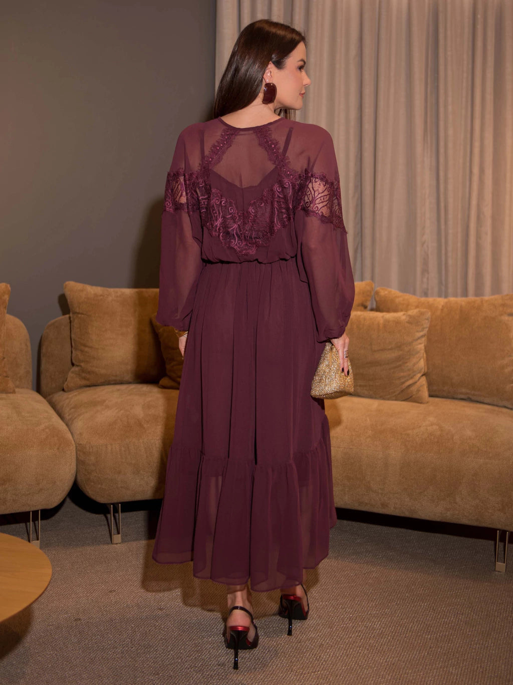 VESTIDO CHIFFON DETALHE RENDA CHANTILLY